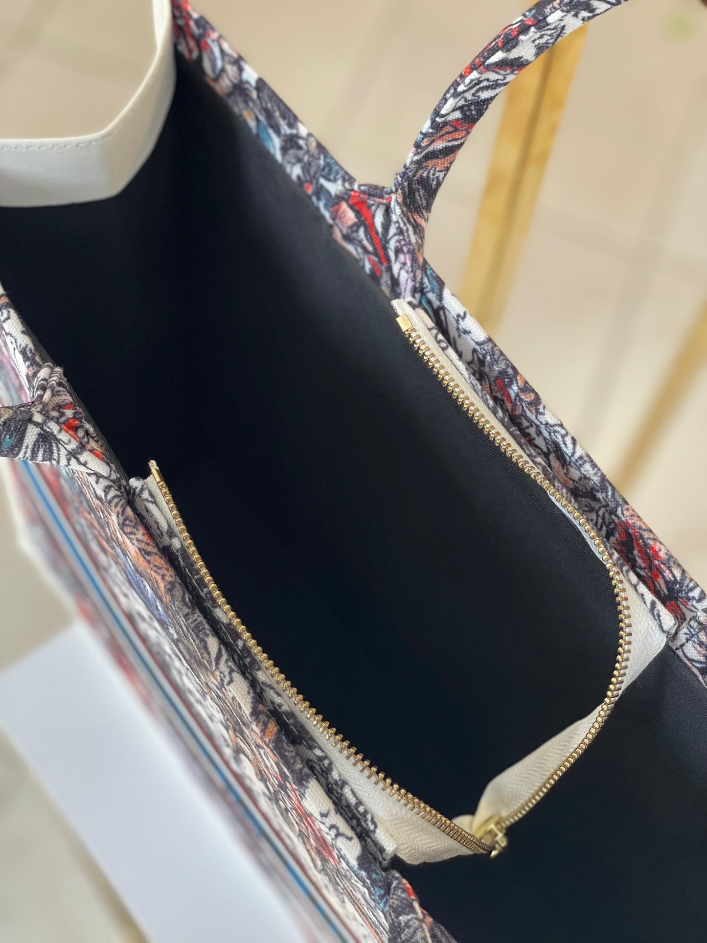 Dior totte bag